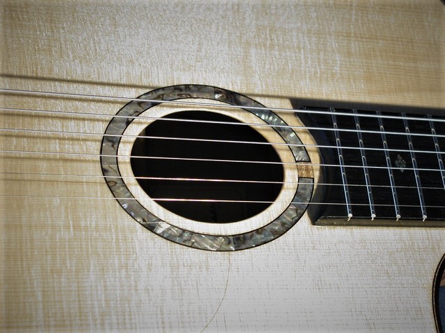 Abalone soundhole inlay 